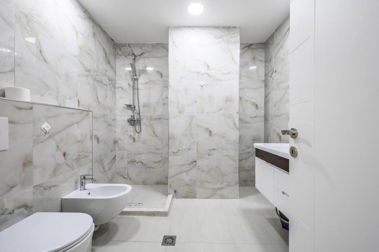 Miku Apartment-City Walk 1Bd Stylish Apartment Tirana Zewnętrze zdjęcie